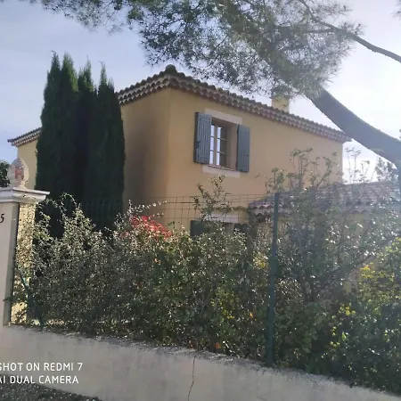 Proche Uzes Petit Gite Avec Grande Cuisine D'Ete Et Piscine Saint-Siffret Exterior photo