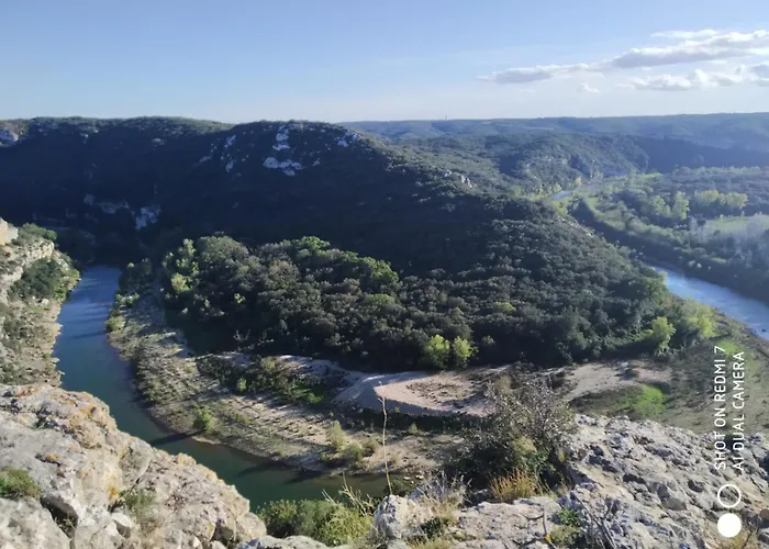 Proche Uzes Petit Gite Avec Grande Cuisine D\'Ete Et Piscine