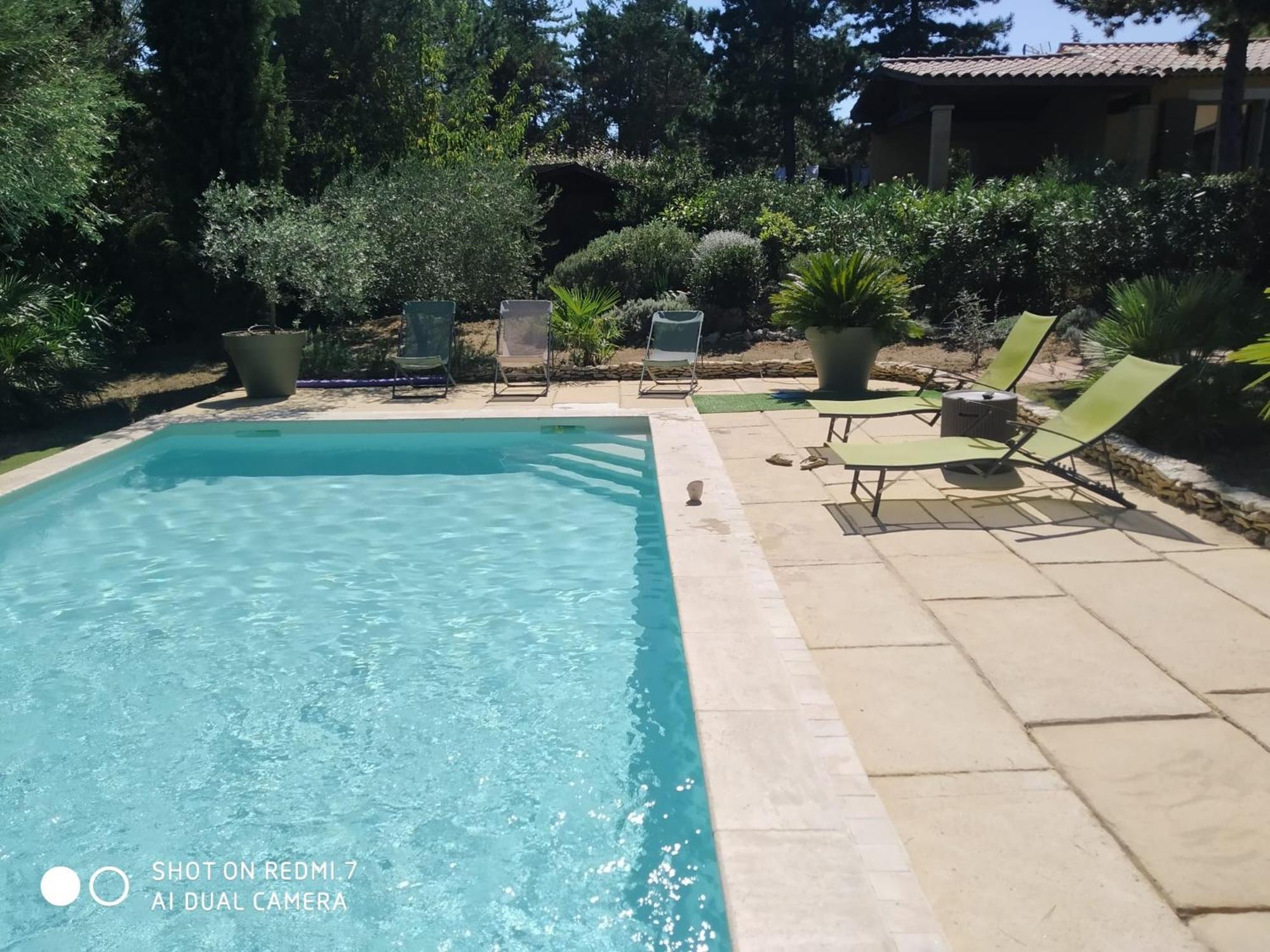 Proche Uzes Petit Avec Grande Cuisine D'ete Et Piscine Holiday home Saint-Siffret