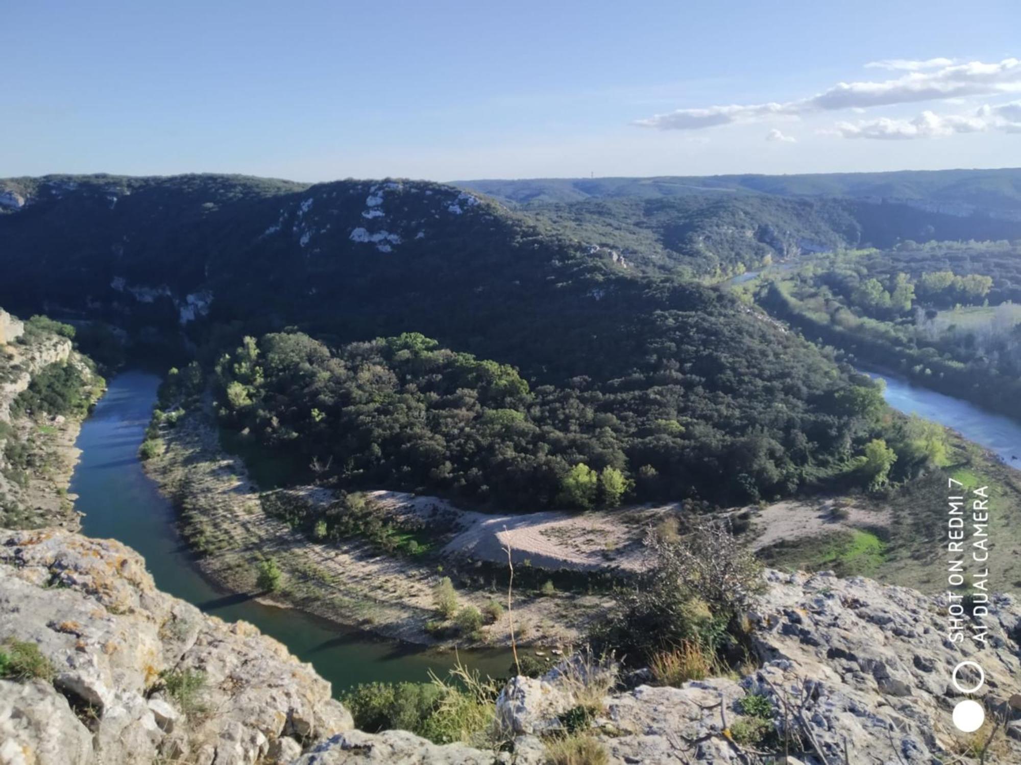 Proche Uzes Petit Avec Grande Cuisine D'ete Et Piscine Casa de Férias