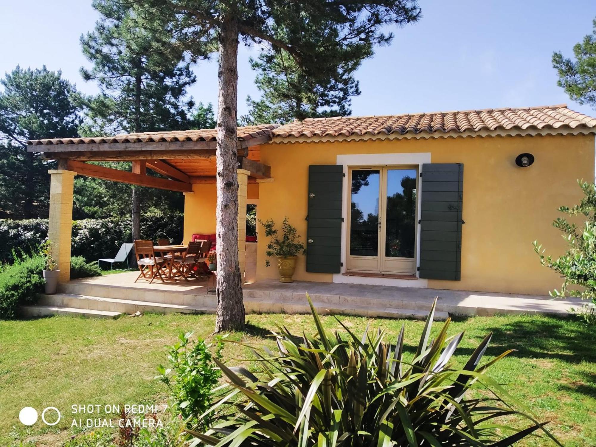 Holiday home Proche Uzes Petit Avec Grande Cuisine D'ete Et Piscine Saint-Siffret